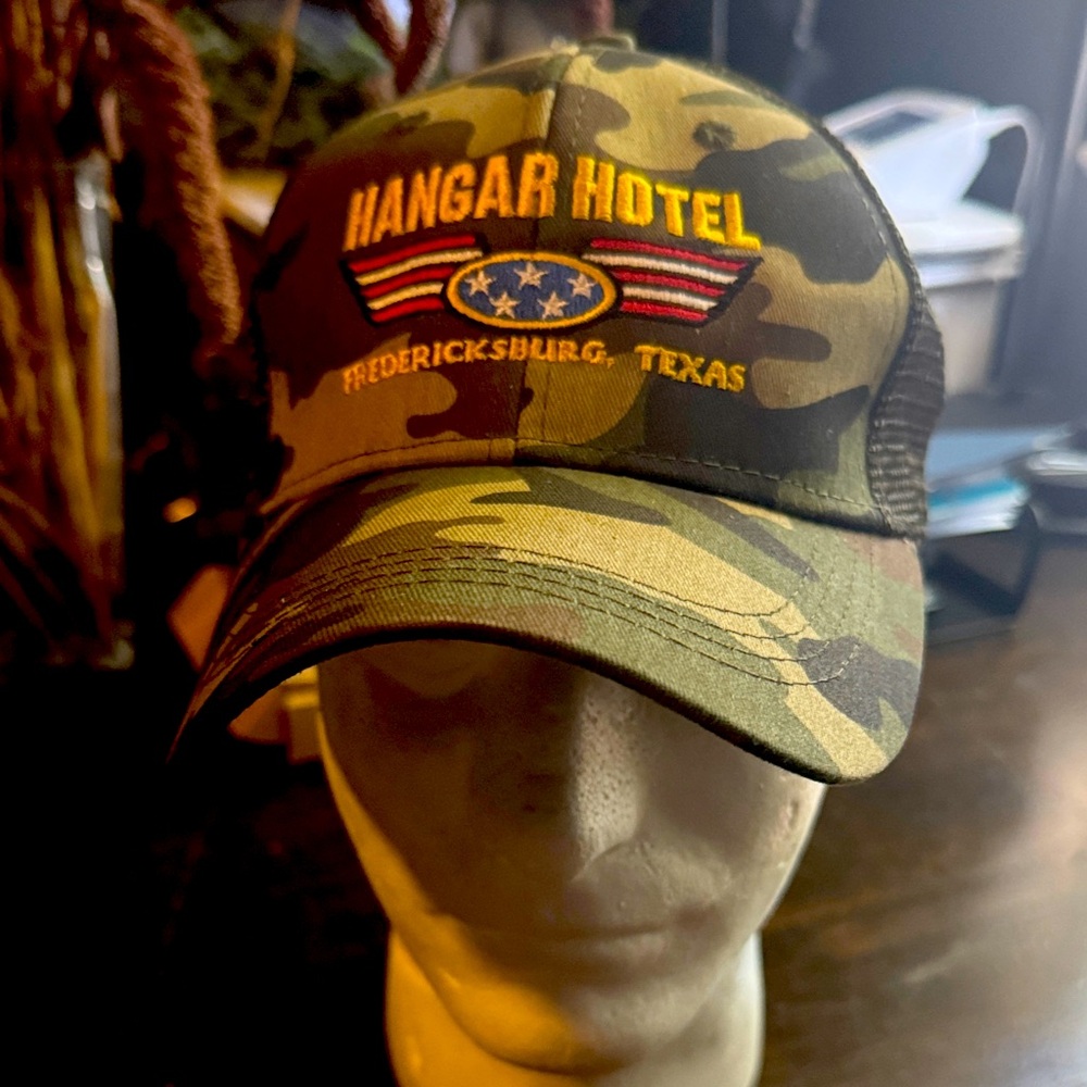Camouflage Hangar Hotel Cap